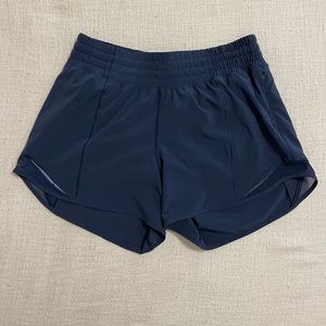 Hotty Hot High-Rise Short 4 inch size 6 navy